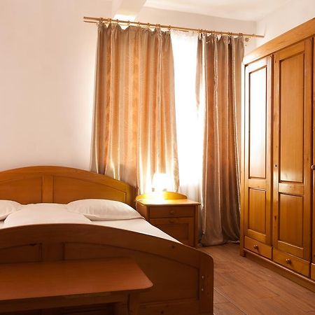 Pension Club Montana Cîmpina Luaran gambar