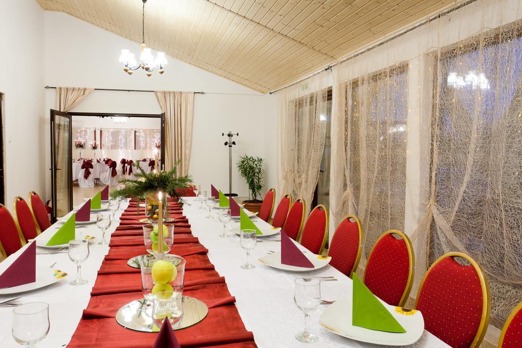 Pension Club Montana Cîmpina Luaran gambar