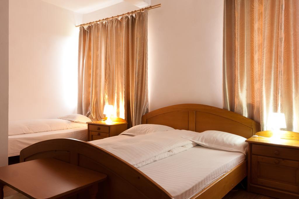 Pension Club Montana Cîmpina Luaran gambar