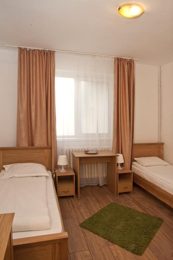 Pension Club Montana Cîmpina Luaran gambar