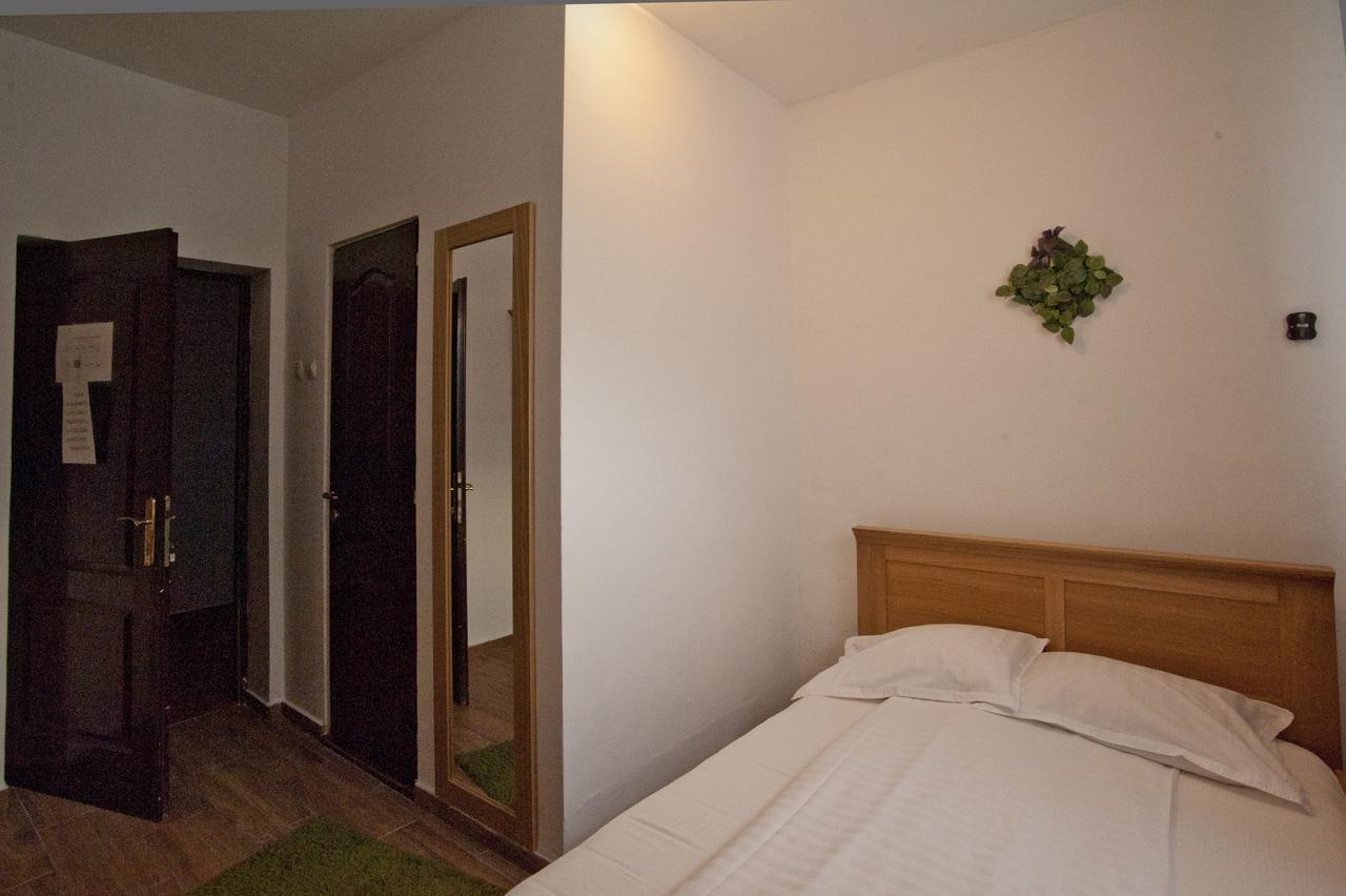 Pension Club Montana Cîmpina Luaran gambar
